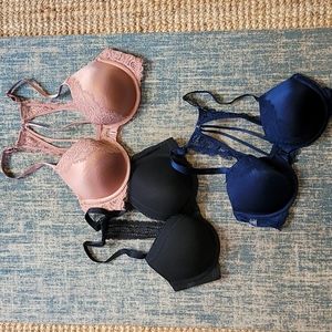 2 lace detailed bras